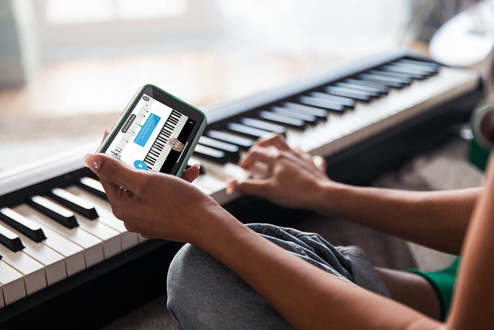 What are the 3 main kinds of Online keyboard lessons?